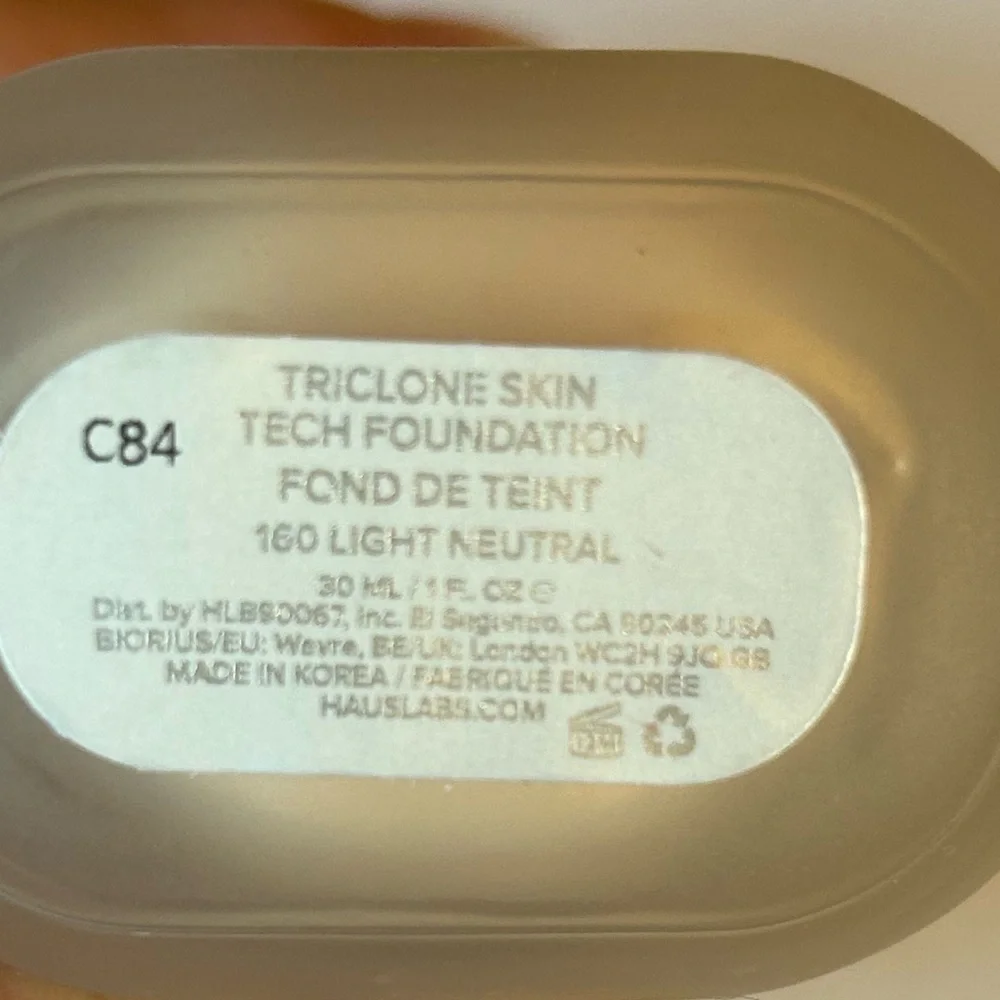NWT🌷#160 - Haus Labs Triclone Skin Tech Medium Coverage Foundation